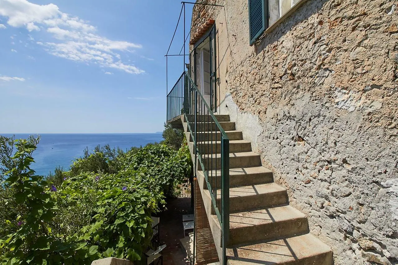 Apartment Villa Vista Mare Il Cipressetto Varigotti Italy